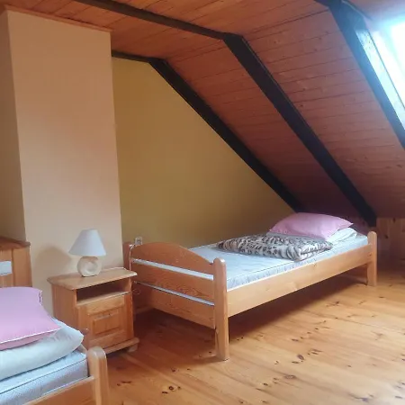 Casa de Férias Agroturystyka Nad Stawem Dom W Borach Tucholskich
